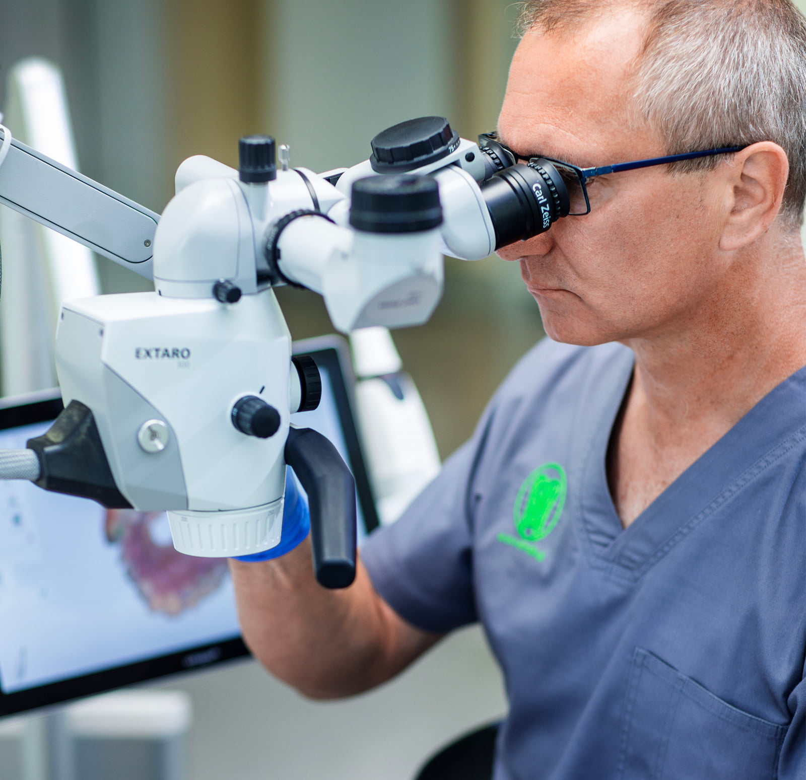 leczenie kanałowe pod mikroskopem gliwice